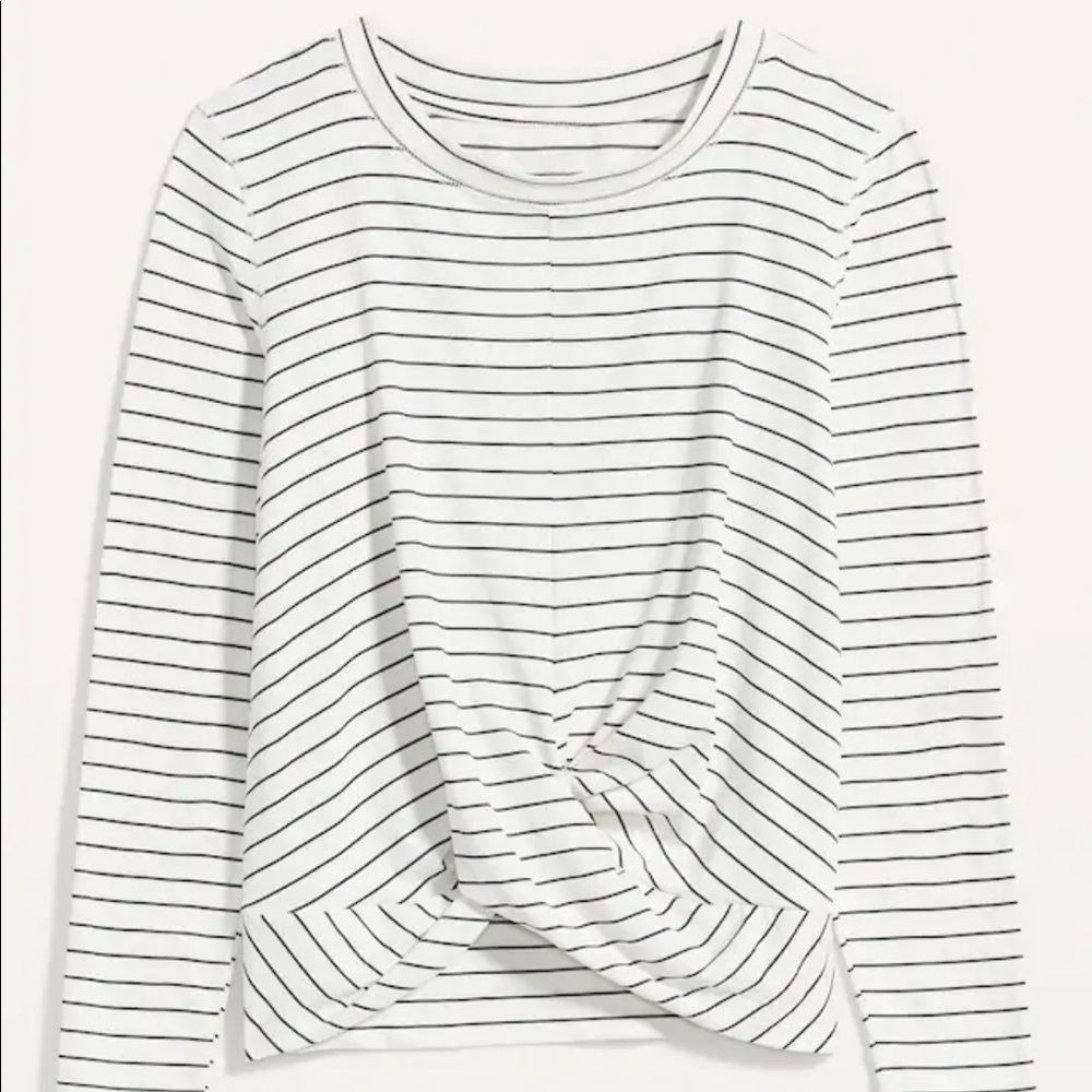 Relaxed Breathe Twist-Hem Cropped Top.